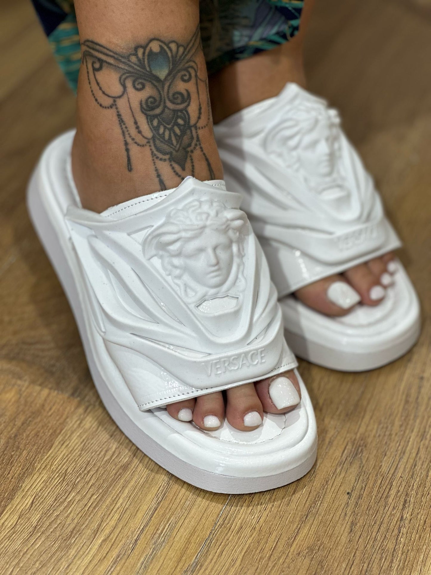 Papuci Medusa White